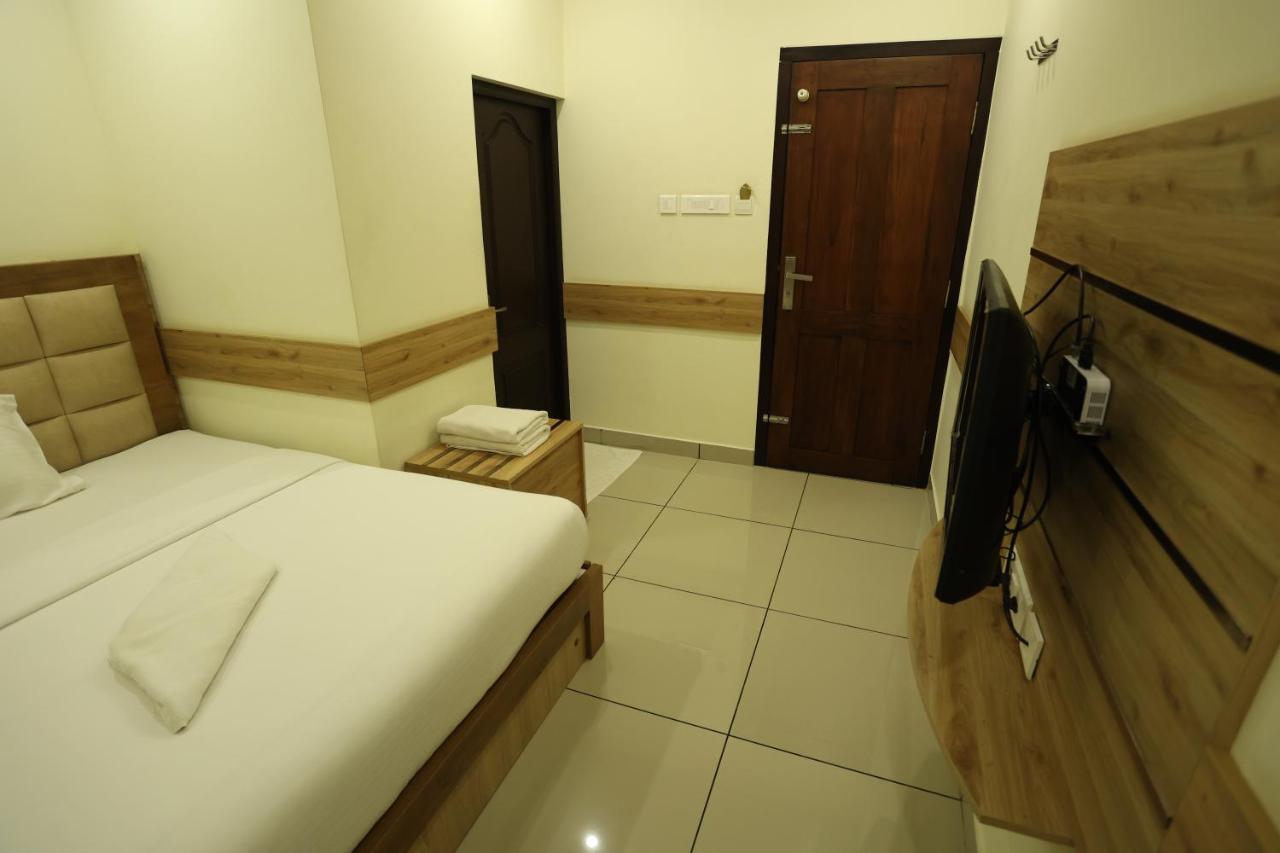 Balaji Regency Kanhangad Kannangad Buitenkant foto