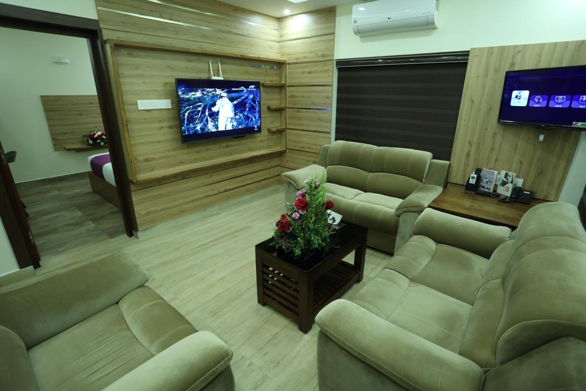 Balaji Regency Kanhangad Kannangad Buitenkant foto