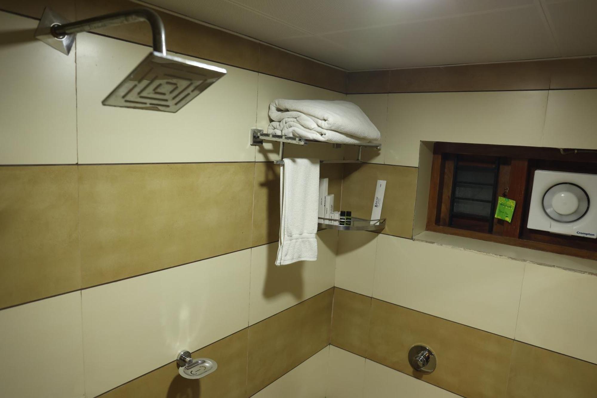 Balaji Regency Kanhangad Kannangad Buitenkant foto